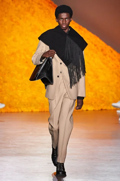 Look 5